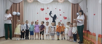 Утренники ко Дню матери Утренники ко Дню матери.